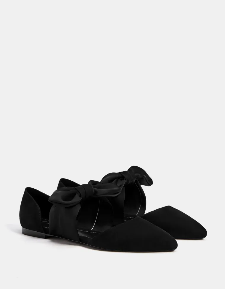 Ravne cipele s vezicom, Bershka, 179,90 kuna