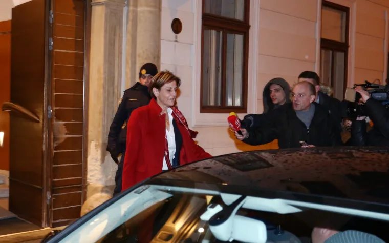 Martina Dalić izlazi iz zgrade Vlade nakon sastanka s vjerovnicima Agrokora