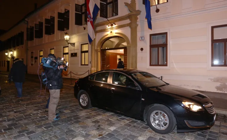 Martina Dalić izlazi iz zgrade Vlade nakon sastanka s vjerovnicima Agrokora