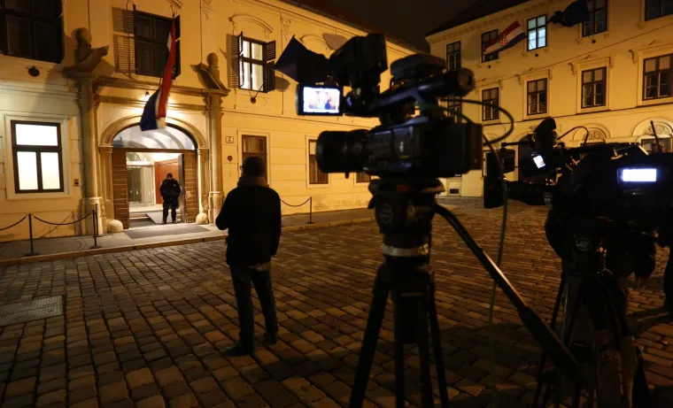 Martina Dalić izlazi iz zgrade Vlade nakon sastanka s vjerovnicima Agrokora