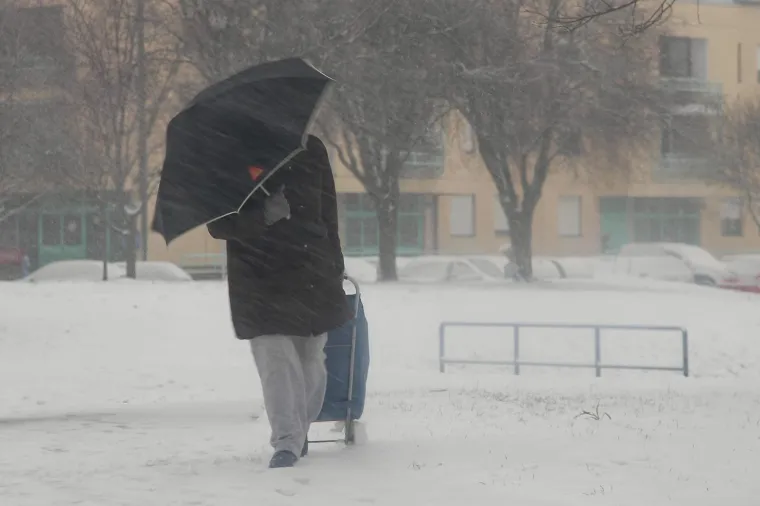 SNIJEG ZABIJELIO HRVATSKU: Pogledajte kako pod bijelim pokrivačem izgledaju gradovi