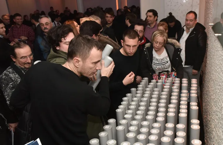 NA NOMINACIJAMA ZA PORIN JE BILO VESELO: Franka i Kedžo fotkali selfie, prepoznajete li osobu koja je upala u kadar?