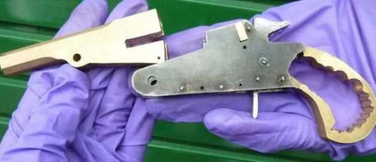 OPASNA ORUŽJA IZ KUĆNE RADINOSTI: Teško je reći jesu li genijalci ili manijaci, provjerite sami