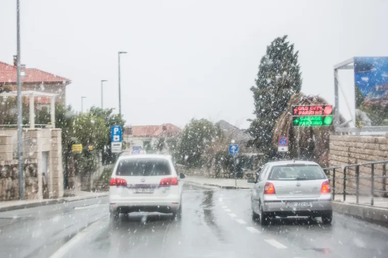 VELIKA FOTOGALERIJA: Sibirski val hladnoće stigao u Hrvatsku, snijeg padao čak i u Dalmaciji