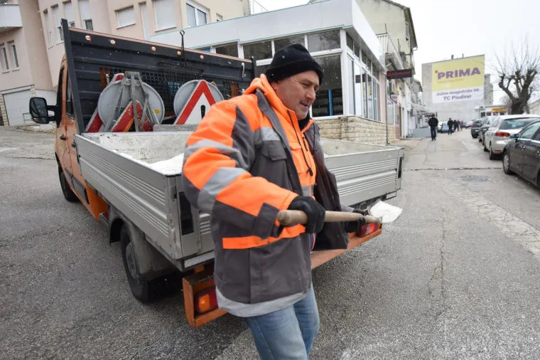 PAHULJE U &Scaron;IBENIKU: Pogledajte kako se zabijelio &scaron;ibenski kraj
