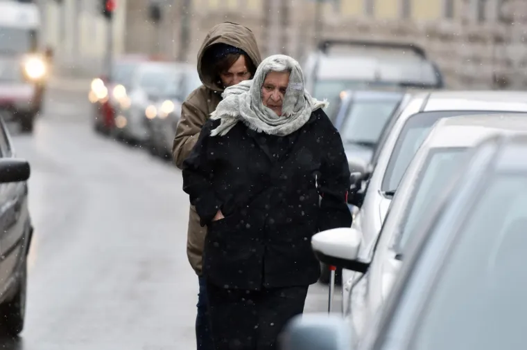 PAHULJE U &Scaron;IBENIKU: Pogledajte kako se zabijelio &scaron;ibenski kraj