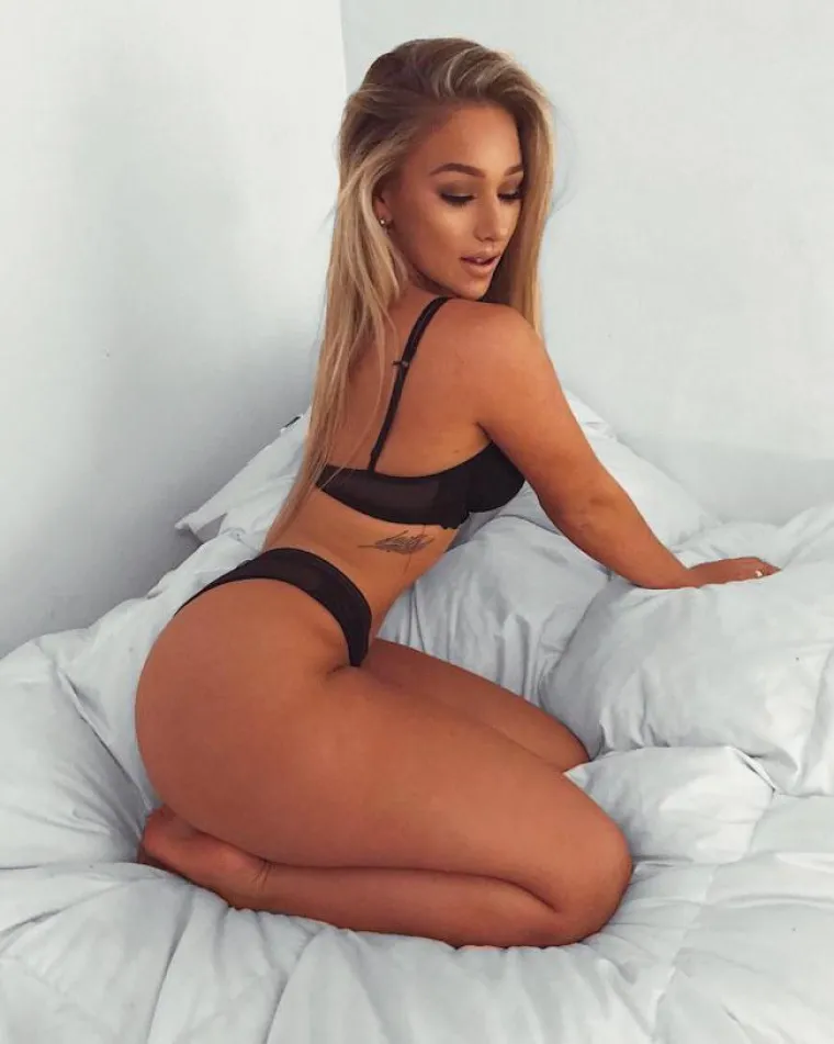 I ONE POKLEKNULE POD TERETOM ODGOVORNOSTI: Nije lako biti toliko seksipilan