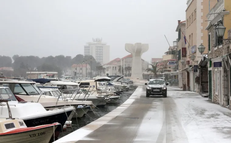 Vodice - Snijeg je zabjelio ulice poznatog turističkog sredi&scaron;ta.