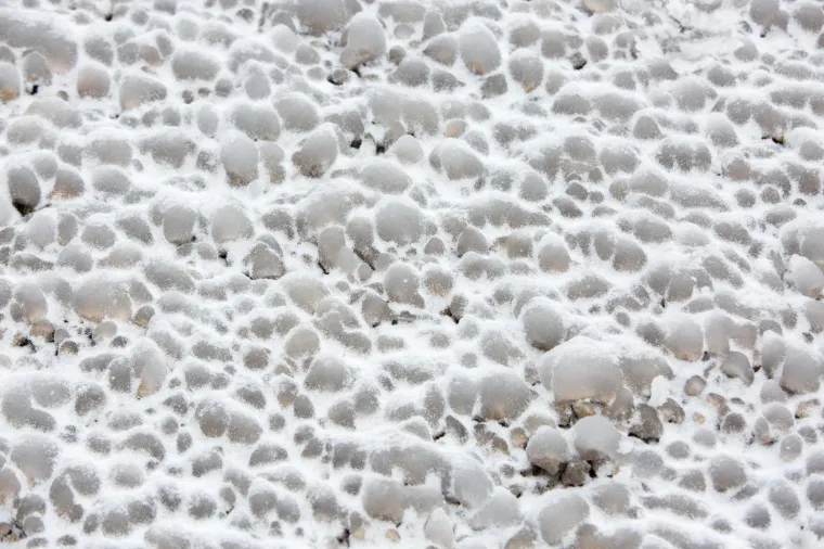 PREKRASNE FOTOGRAFIJE HRVATSKE LEDENE BAJKE: Niske temperature zaledile rivu u Bakru, smrzle se i gradske fontane u Puli