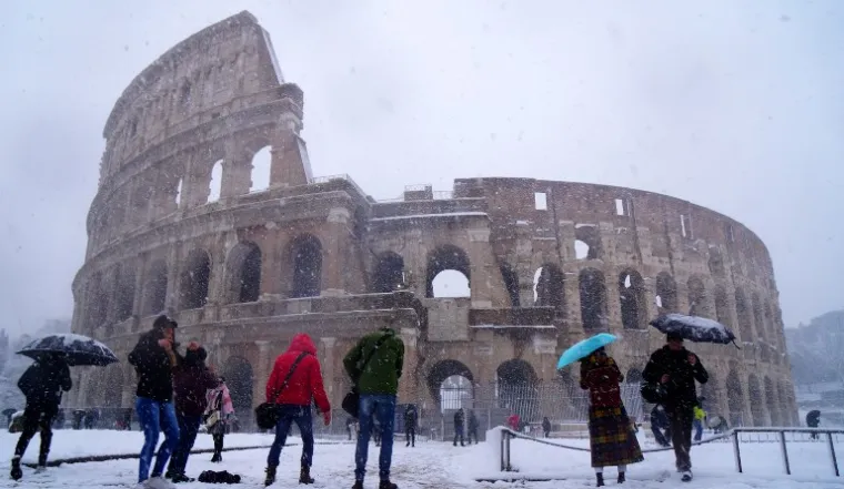 SNIJEG PAO I U RIMU: Glavni grad Italije osvanuo pod snježnim pokrivačem, pogledajte kako izgleda