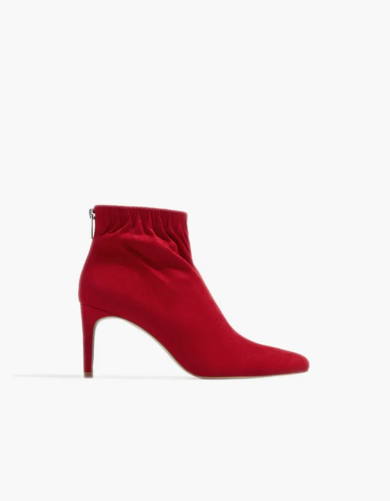 Gležnjače na gumu s tankom potpeticom, Stradivarius, 179,90 kuna