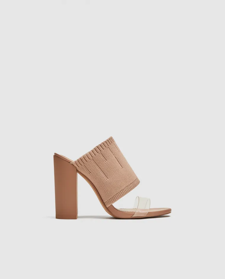 Sandale s trakom od vinila, Zara, 449,90 kuna