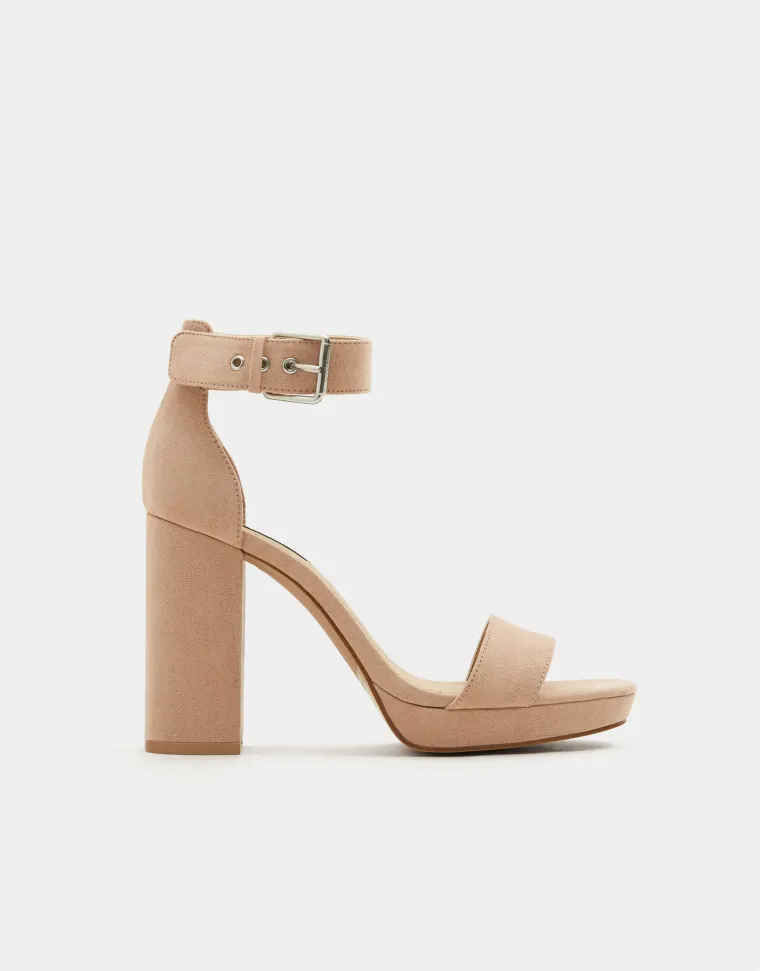 Sandale na visoku petu s remenom, Pull&amp;Bear, 249,90 kuna