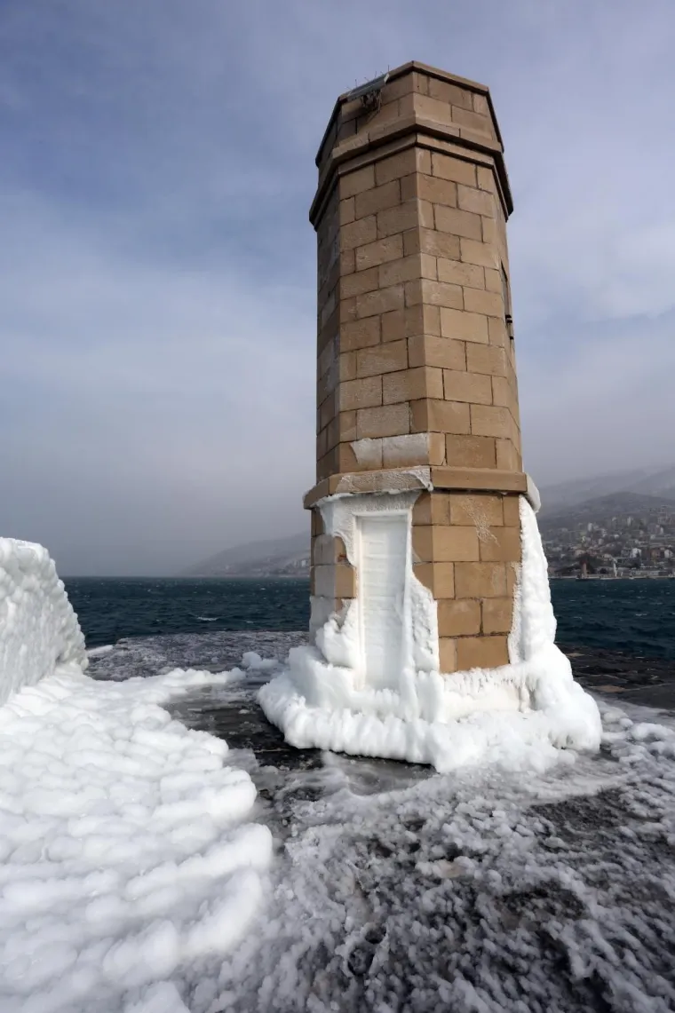 POLARNA ZIMA ZALEDILA SLAPOVE I MORE: Pogledajte senzacionalne fotografije hrvatskih prirodnih ljepota okovanih ledom