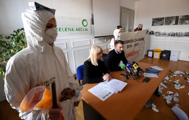 Prognoza za Zagreb? SMEĆAVA: prosvjednim performansom zatražen kvalitetan sustav odvajanja otpada