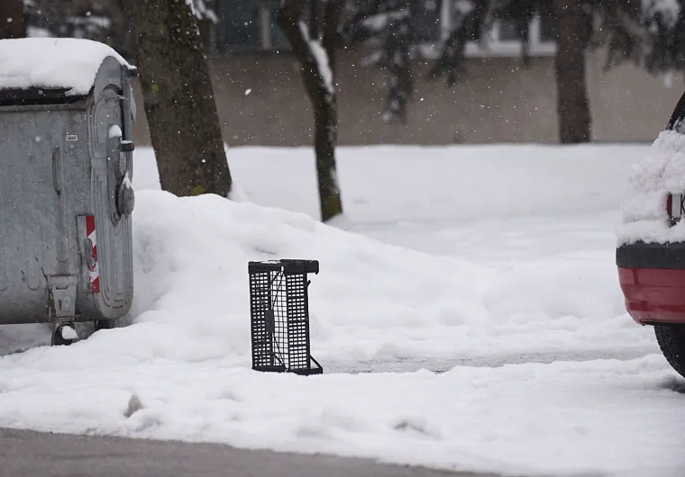 Sa snijegom krenula uzurpacija parkirnih mjesta
