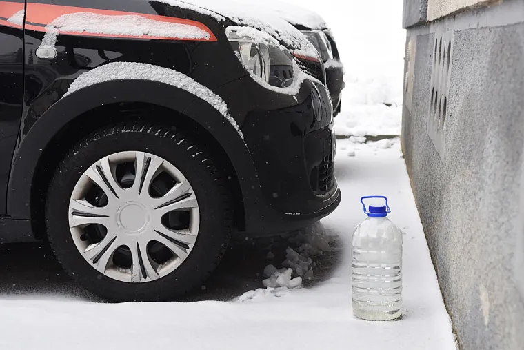 Sa snijegom krenula uzurpacija parkirnih mjesta