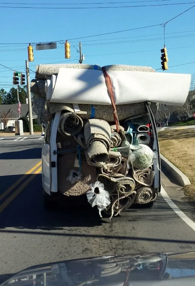 TKO JE NJIMA DAO VOZAČKU DOZVOLU? Od njihovih akrobacija u prometu boli glava, ne želite se voziti iza njih