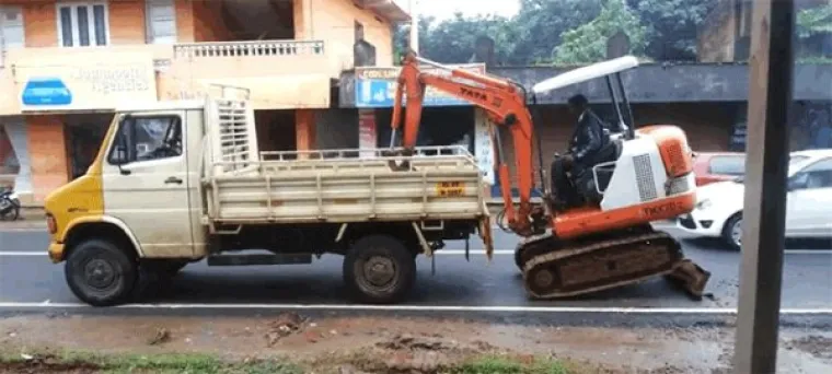 TKO JE NJIMA DAO VOZAČKU DOZVOLU? Od njihovih akrobacija u prometu boli glava, ne želite se voziti iza njih