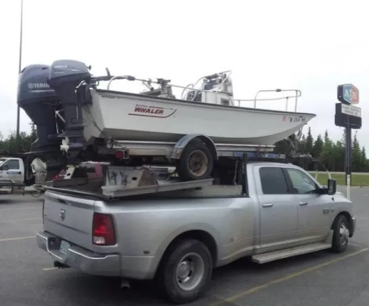 TKO JE NJIMA DAO VOZAČKU DOZVOLU? Od njihovih akrobacija u prometu boli glava, ne želite se voziti iza njih