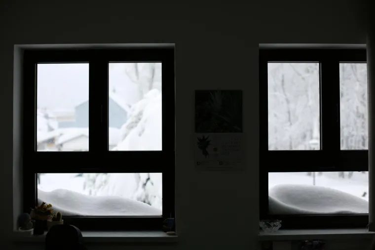 U DELNICAMA OBOREN REKORD! Napadalo čak 182 cm snijega, pogledajte prizore zatrpanog grada