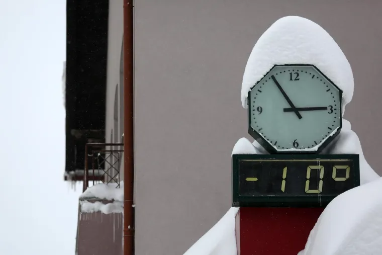 U DELNICAMA OBOREN REKORD! Napadalo čak 182 cm snijega, pogledajte prizore zatrpanog grada