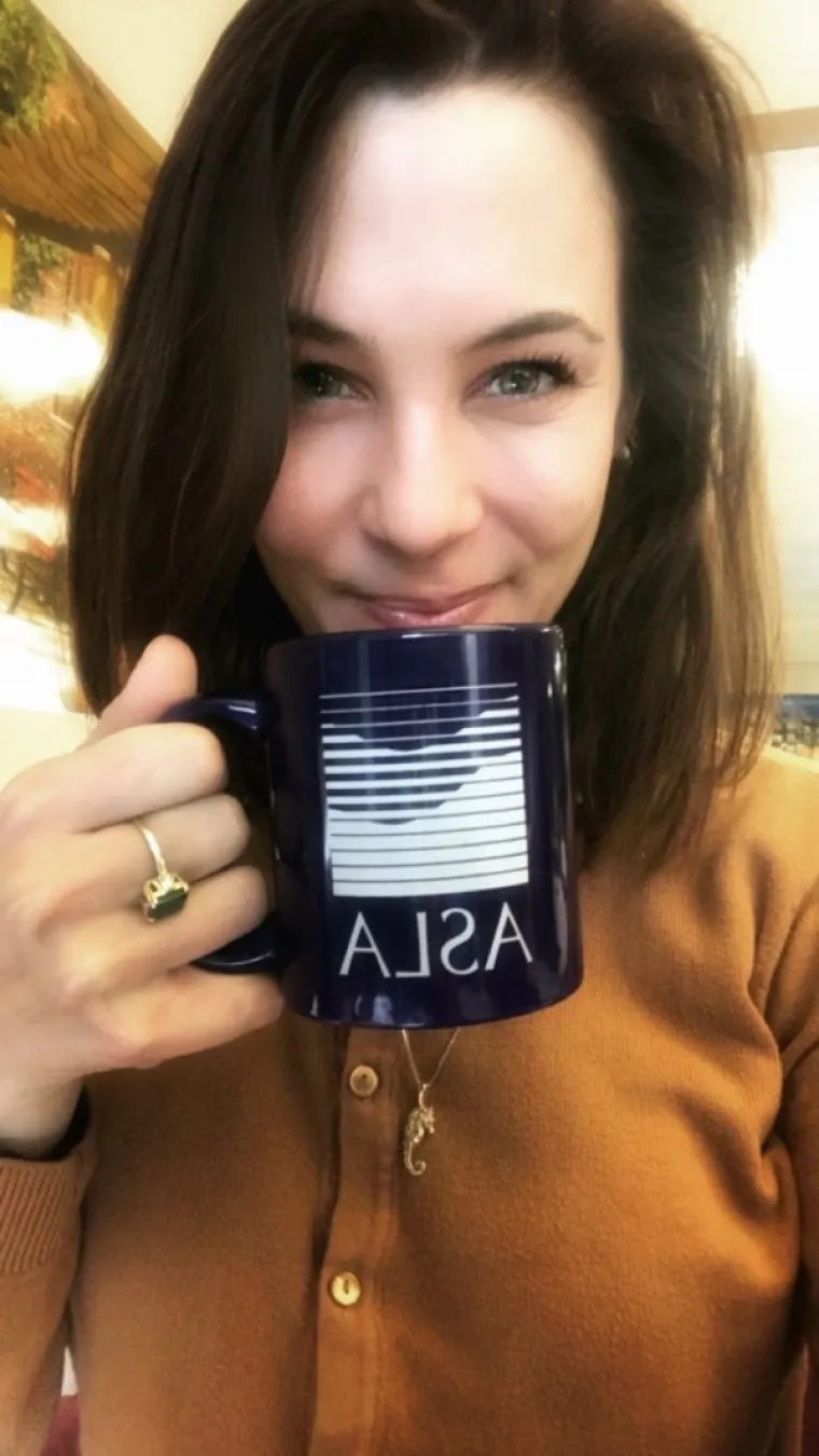 KOLEGICE KOJE NE PO&Scaron;TUJU DRESS CODE: Dodu&scaron;e, nitko od kolega se ne buni...