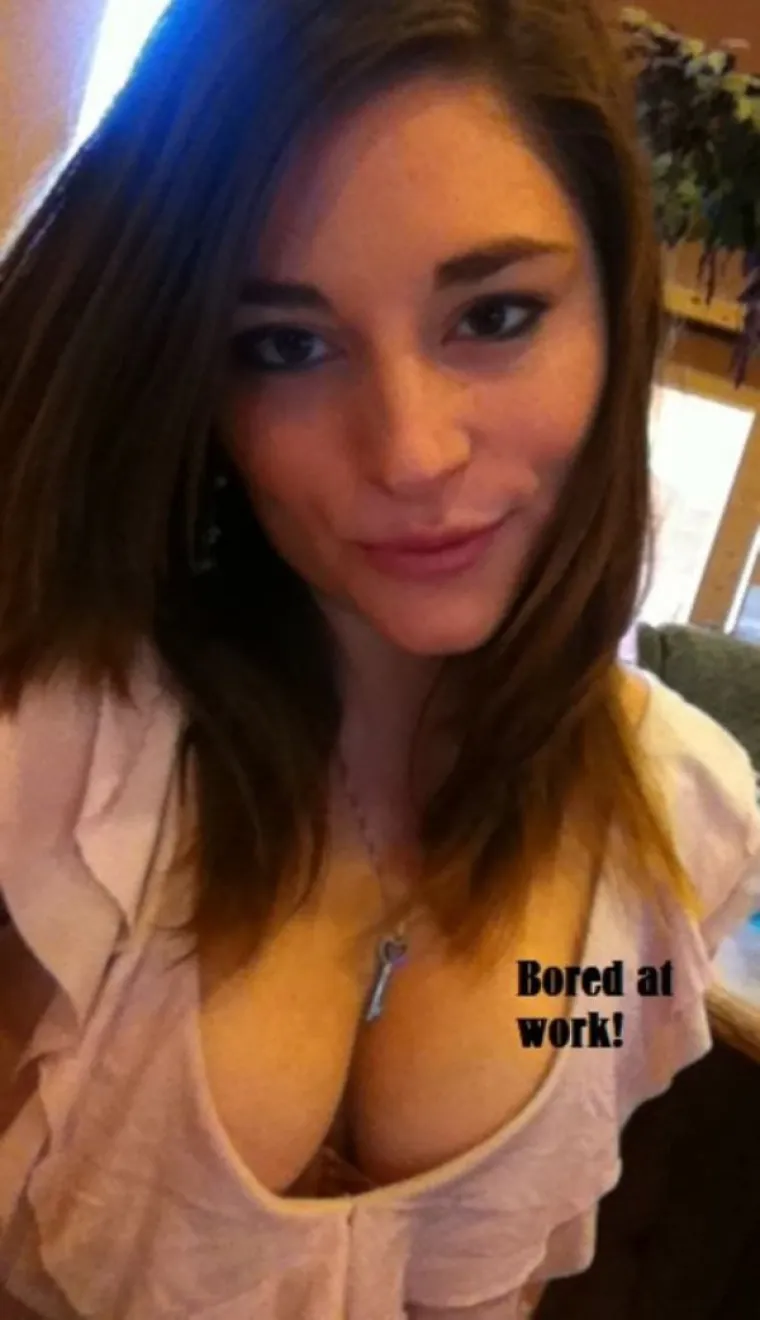 KOLEGICE KOJE NE PO&Scaron;TUJU DRESS CODE: Dodu&scaron;e, nitko od kolega se ne buni...