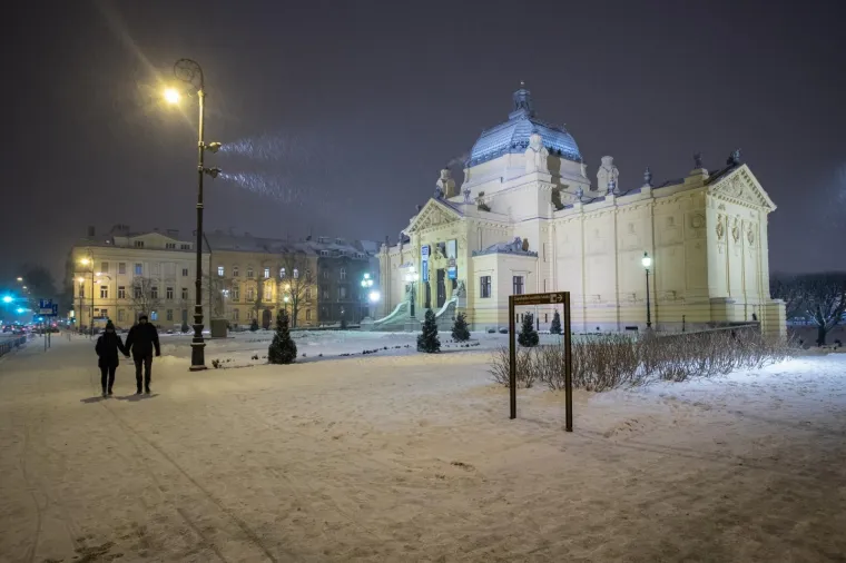 Spokojni Zagreb: sinoćnji snijeg stvorio idilični ugođaj u večernjim satima