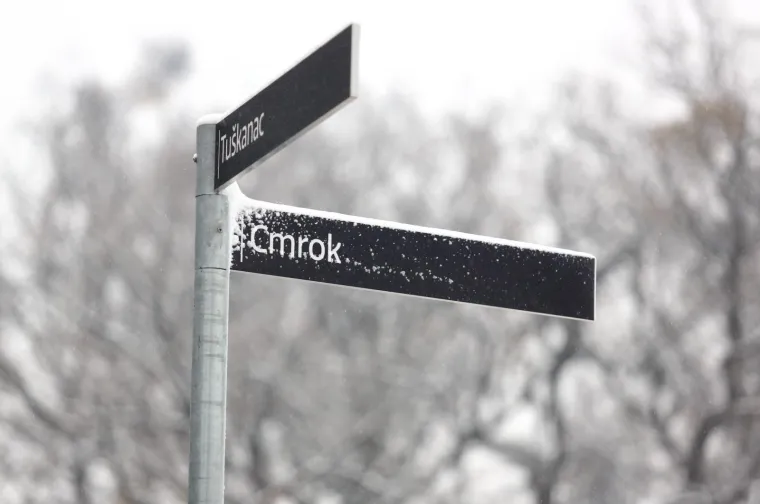 SLUŽBENO OTVORENO SANJKALI&Scaron;TE NA CMROKU: Pogledajte kako se niz brijeg na sanjkama spustio gradonačelnik Bandić