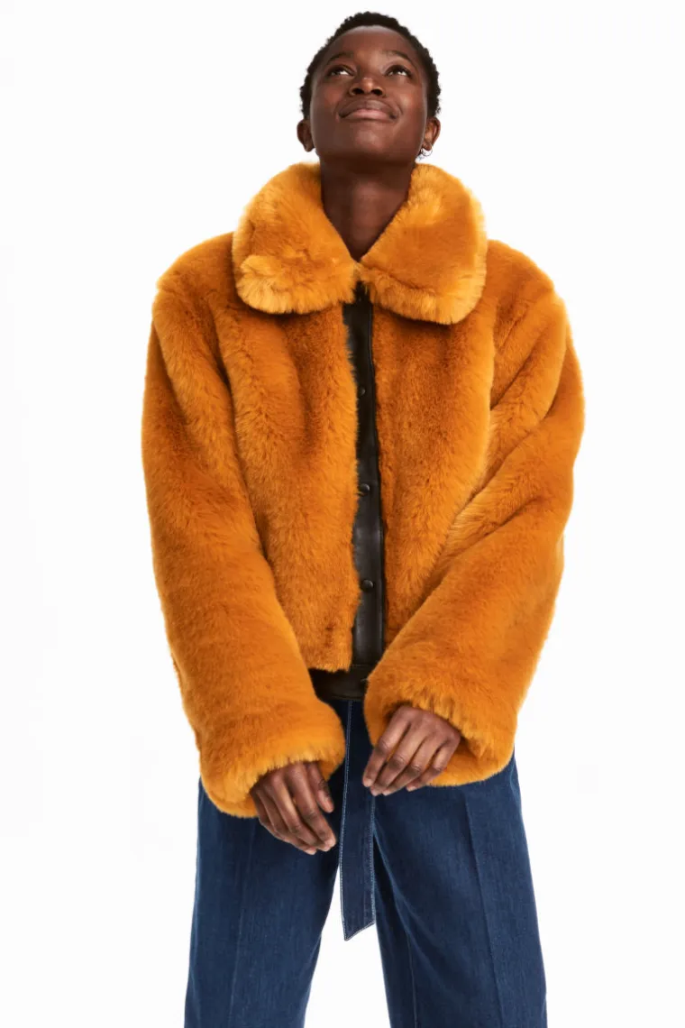 Bunda od umjetnog krzna, H&amp;M, 742,50 kuna