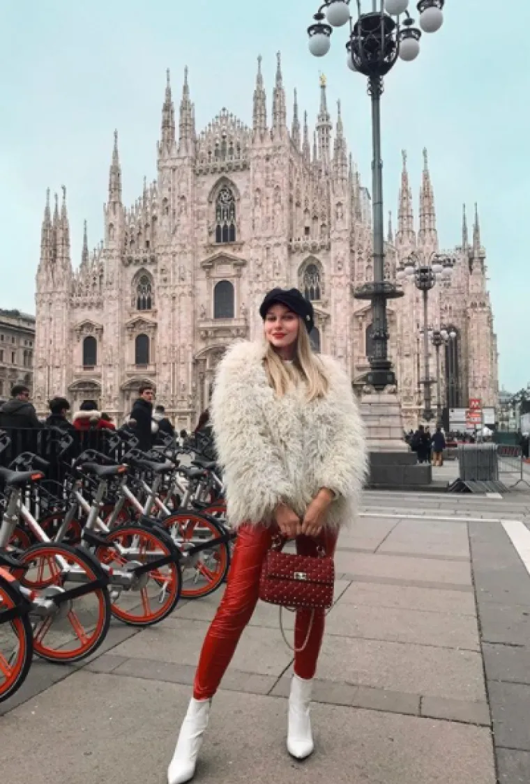 Sonja Kovač već je u nekoliko navrata pokazala da obožava nositi simpatične budnice od umjetnog krzna.