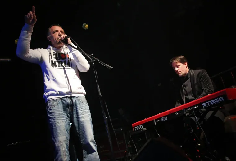 STOKU NA POZORNICU DONIJELI U LIJESU: Reper punom Tvornicom proslavio 20 godina karijere