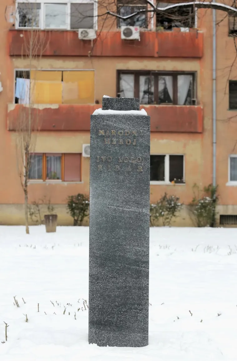 GDJE JE ZAVRŠILA? Nestala bista Ive Lole Ribara sa spomenika u centru Zagreba