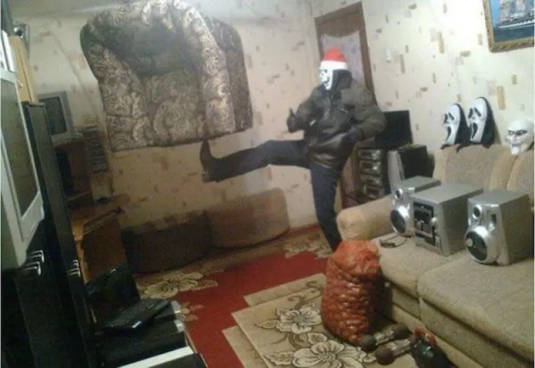 RUSI POSTAVILI NOVU GRANICU NAKARADNOSTI: Ono &scaron;to objavljuju na Facebooku ne bi trebalo vidjeti svjetlo dana