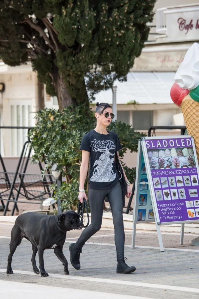 Kao da je ljeto: pogledajte modu na dubrovačkim sunčanim ulicama