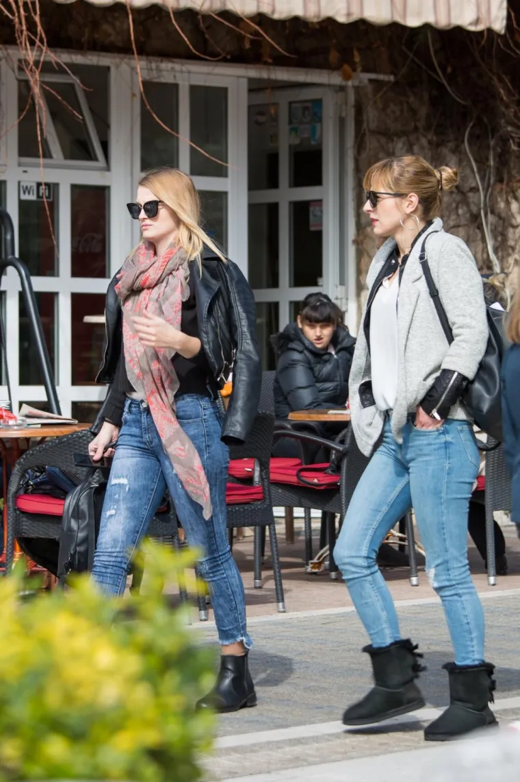 Kao da je ljeto: pogledajte modu na dubrovačkim sunčanim ulicama