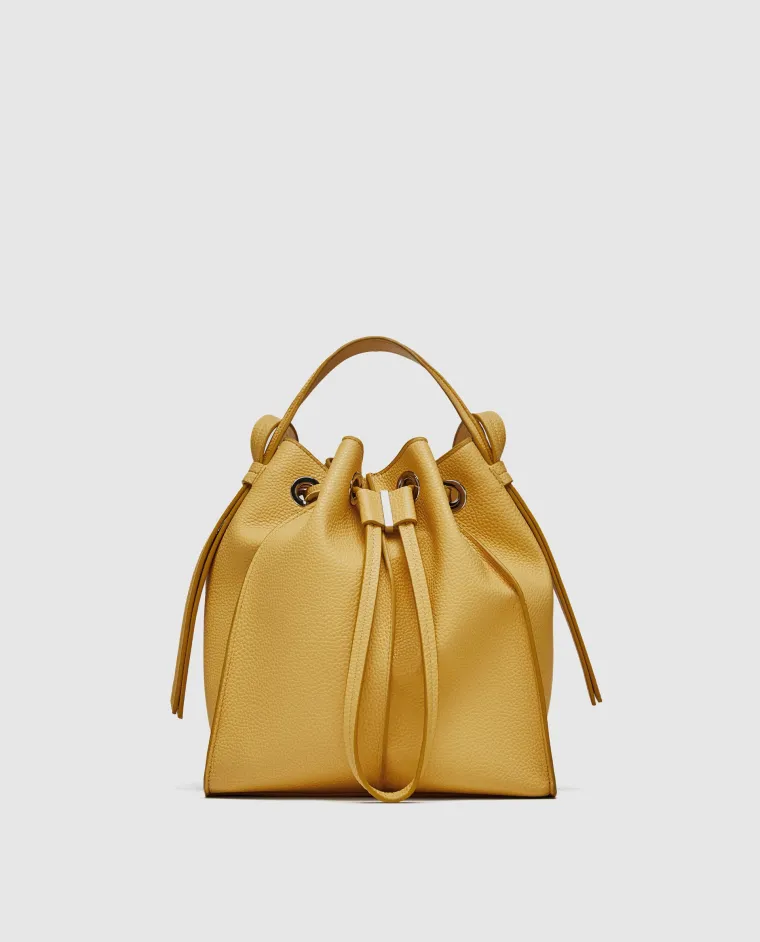 Jednobojna vrećasta torba, Zara, 179,90 kuna