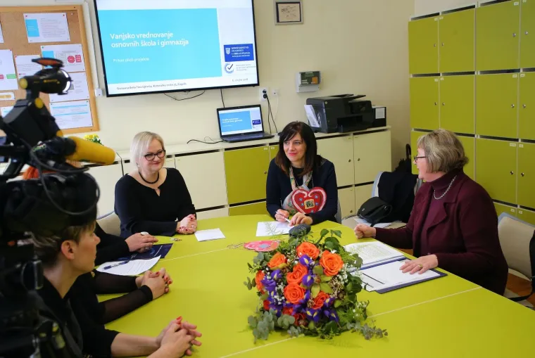 Ministrica Divjak obi&scaron;la O&Scaron; Tina Ujevića u sklopu projekta vanjskog vrednovanja