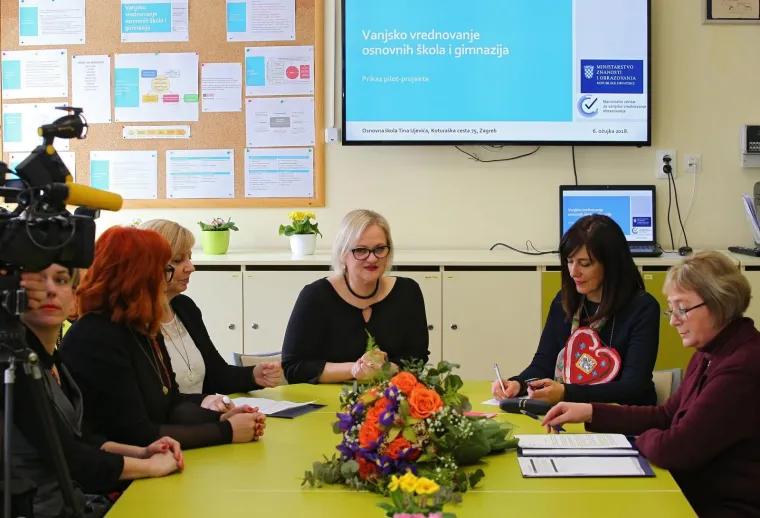 Ministrica Divjak obi&scaron;la O&Scaron; Tina Ujevića u sklopu projekta vanjskog vrednovanja