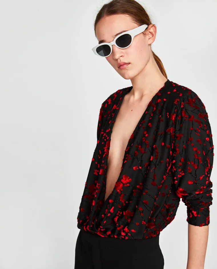 Baršunasta bluza na preklop, Zara, 199,90 kuna