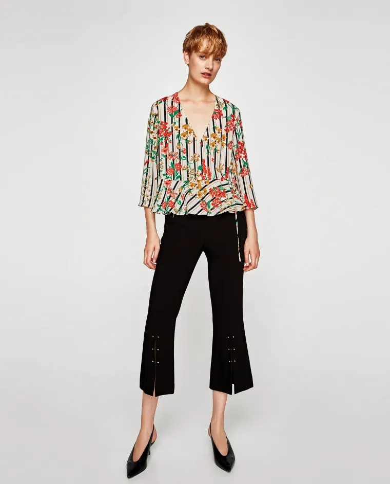 Bluza na preklop s volanom i cvjetnim uzrokom, Zara, 59,90 kuna