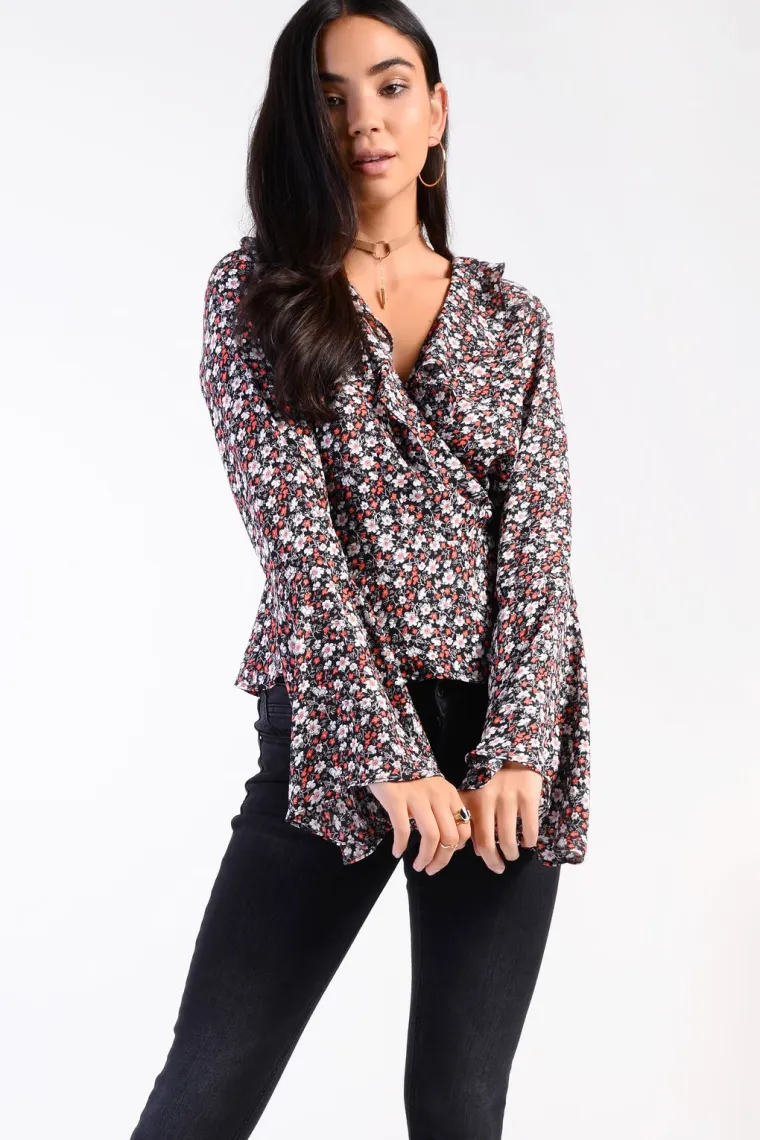 Bluza na preklop sa sitnim cvjetićima, Topshop, 271,37 kuna