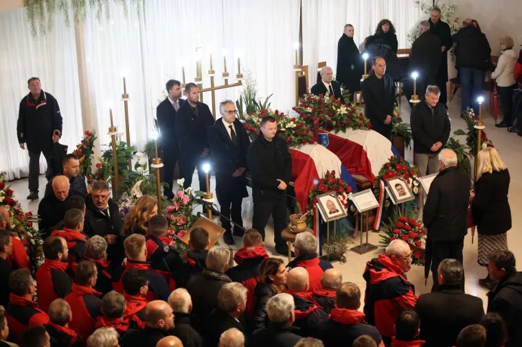Split - Gradsko groblje Lovrinac, sprovod braće Stamenov.
