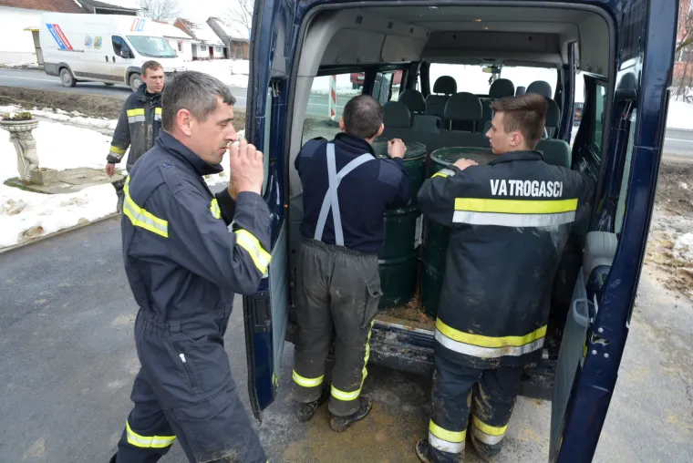 Nesvakida&scaron;nja nesreća u Velikim Zdencima: &scaron;leperom sletio s ceste i udario u pročelje obiteljske kuće