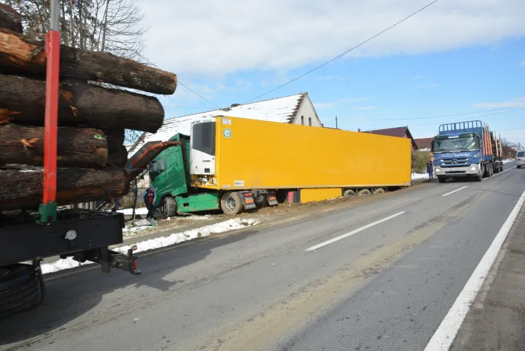 Nesvakida&scaron;nja nesreća u Velikim Zdencima: &scaron;leperom sletio s ceste i udario u pročelje obiteljske kuće
