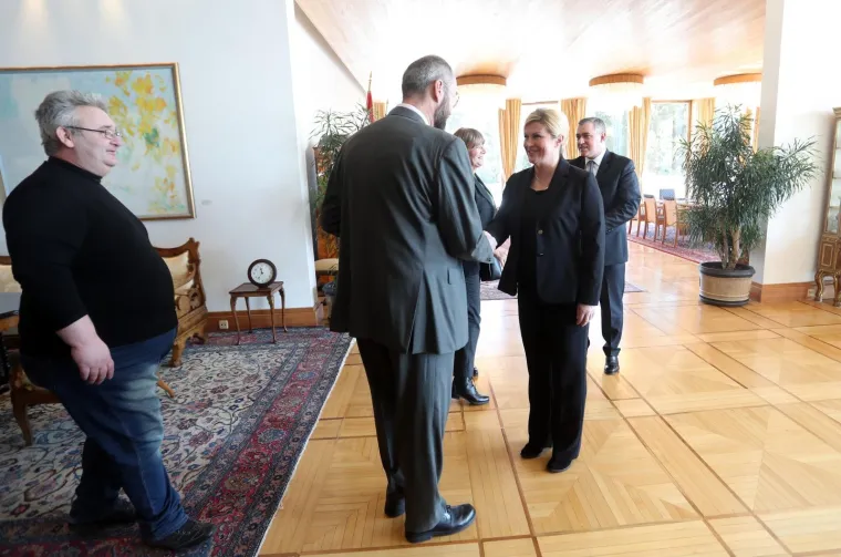 Predsjednica Grabar-Kitarović primila je članove Udruge Blokirani