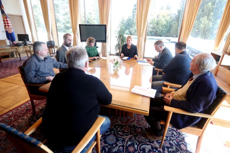 Predsjednica Grabar-Kitarović primila je članove Udruge Blokirani