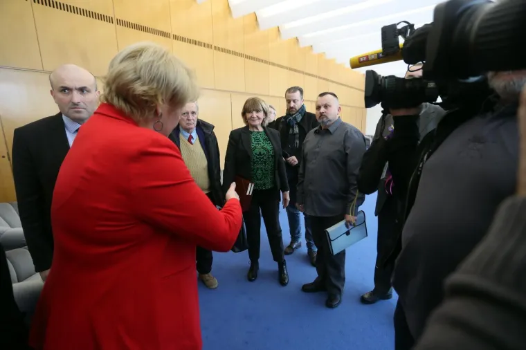 Predsjednica Grabar-Kitarović primila je članove Udruge Blokirani