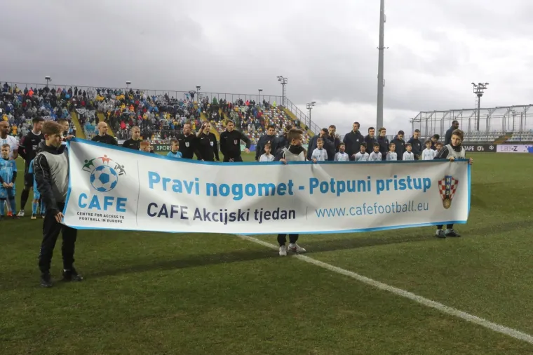 DERBI NA RUJEVICI: Rijeka s igračem vi&scaron;e potopila Modre